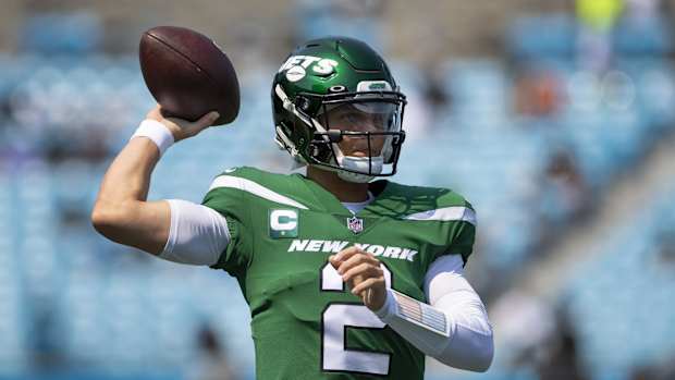 Jets QB Zach Wilson throws pass in NFL debut